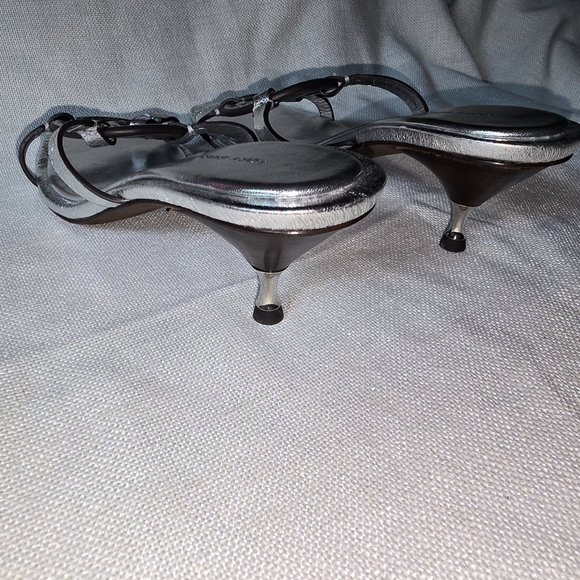 Tory Burch Miller Bombe Silver Women's Sandals Kitten Heel Size 6.5M NWOT - Picture 10 of 16